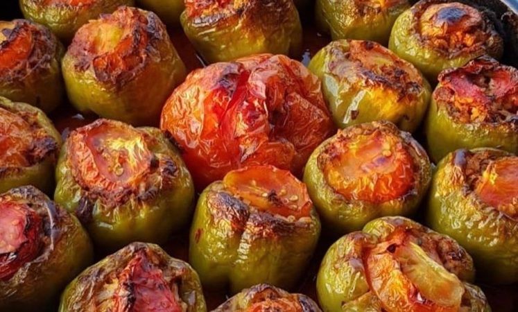 Biber dolmasını yıllarca yanlış pişirmişiz; Hataylı ev hanımları bu yöntemi kullanınca tadına doyulmuyor 1